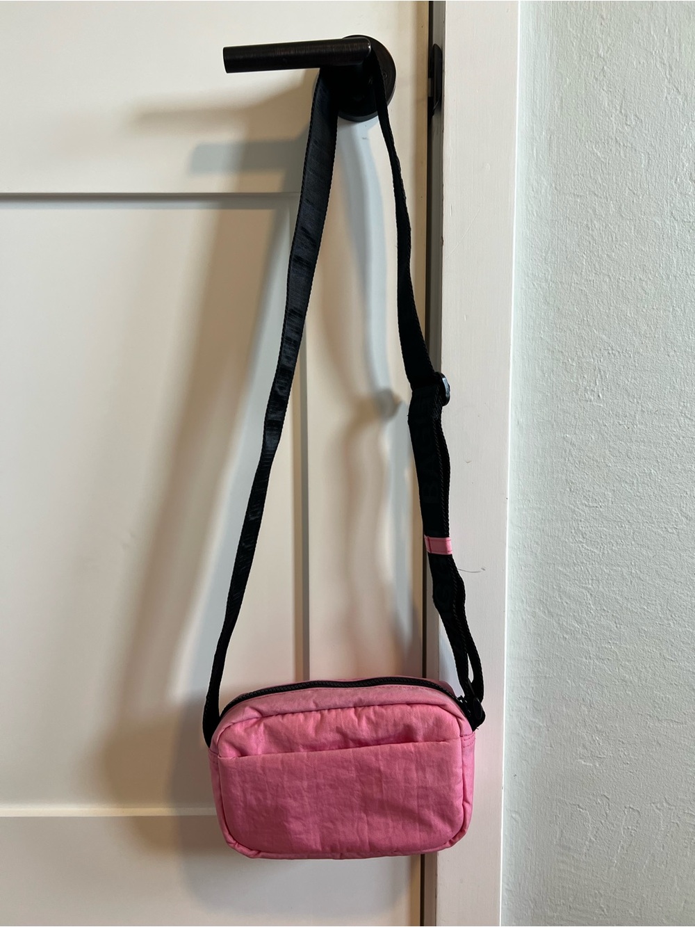 BAGGU Pink Crossbody Camera Bag with Black Strap